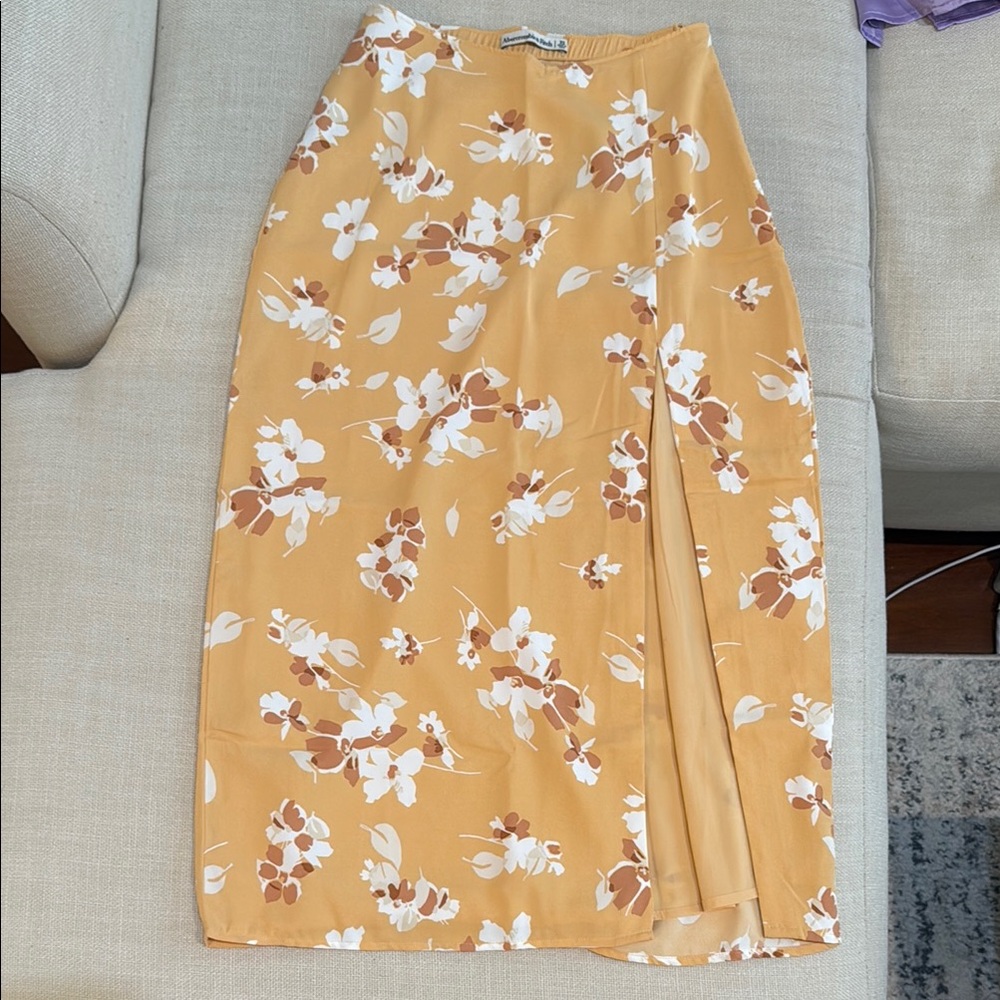 NWT Abercrombie Floral Midi Skirt